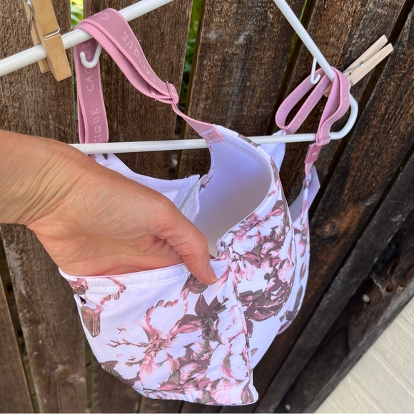 Cacique Lightly Lined T-Shirt Floral Bra NWT White Pink Green Sz 46D - Picture 8 of 10